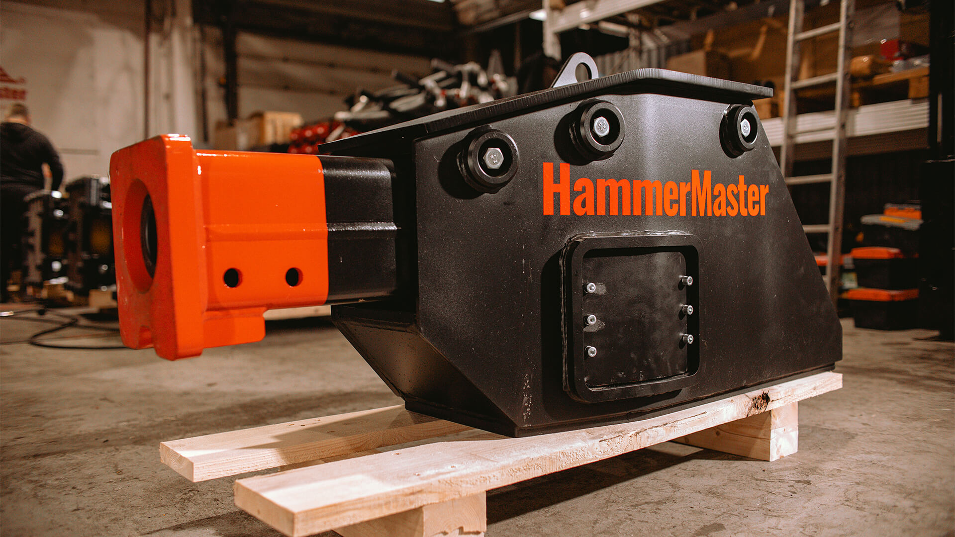 Фотография гидромолота HammerMaster без пики на складе