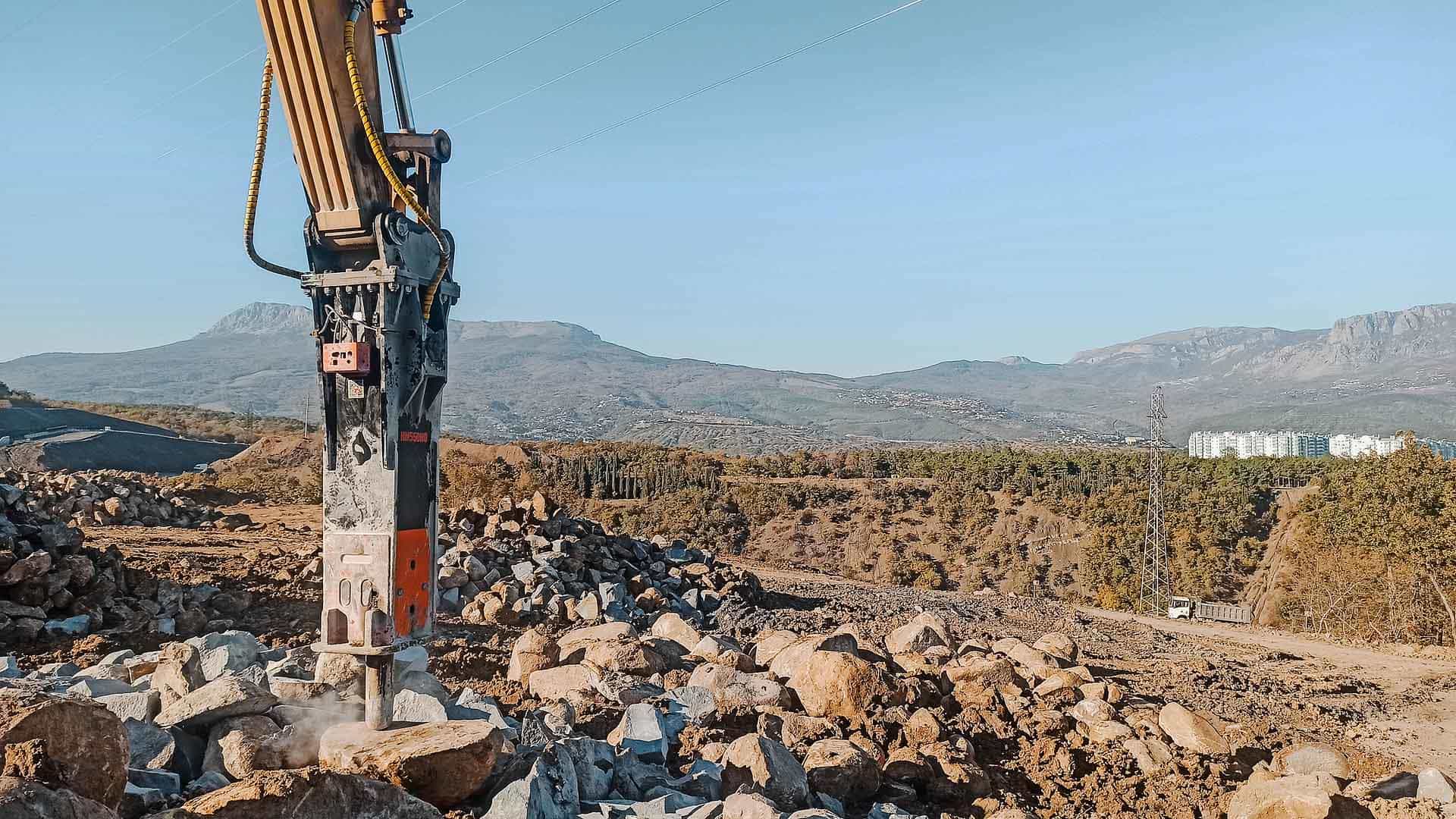 Фотография гидромолота Hammermaster HM на добыче