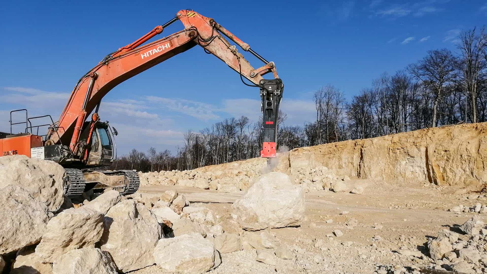 Фотография гидромолота HammerMaster за работой