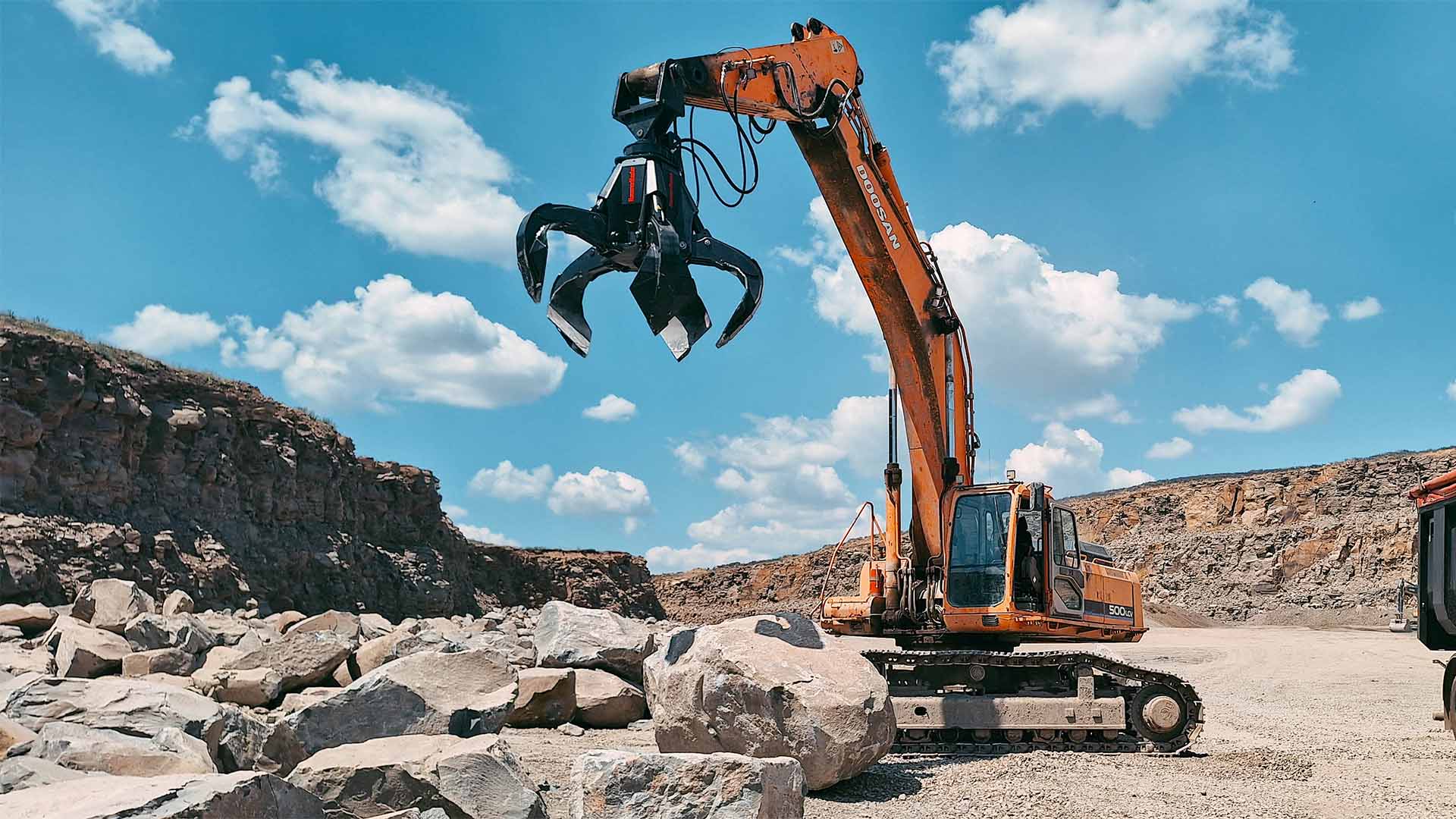 Грейфер HammerMaster для погрузки негабарита в карьере бутового камня